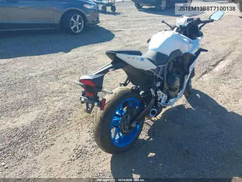 JS1EM13B8T7100138 — 2026 Suzuki Gsx, zdjęcie 5 z IAAI, Uszkodzenia dookoła