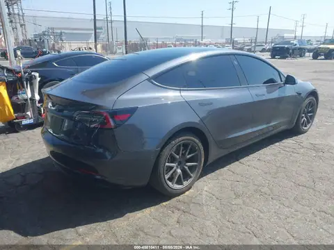 5YJ3E1EA9JF045401 — 2018 Tesla Model 3 Long Range/Mid Range, photo 4 from IAAI 22.10.2026, Left rear