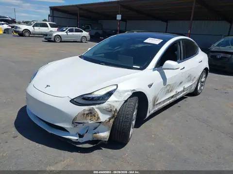5YJ3E1EB9JF134104 — 2018 Tesla Model 3 Long Range/Performance, фото 2 с аукциона IAAI 22.10.2026, левый бок