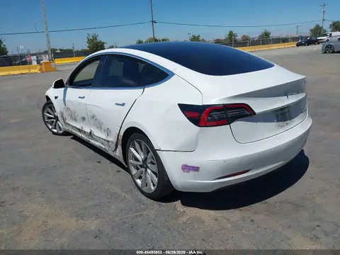 5YJ3E1EB9JF134104 — 2018 Tesla Model 3 Long Range/Performance, фото 3 с аукциона IAAI 22.10.2026, левый бок