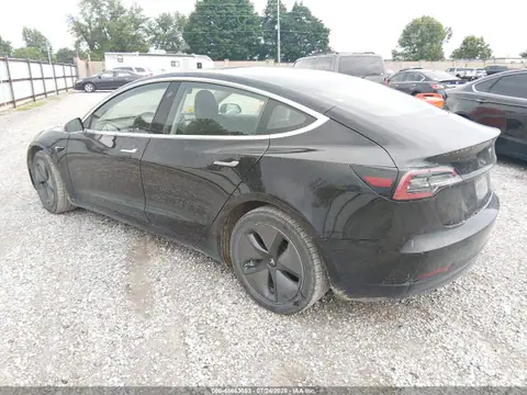 5YJ3E1EB1JF070852 — 2018 Tesla Model 3 Long Range/Performance, photo 3 from IAAI 15.10.2026, Hail