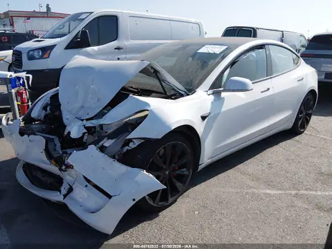 5YJ3E1EB6JF072757 — 2018 Tesla Model 3 Long Range/Performance, photo 2 from IAAI 22.10.2026, Front end