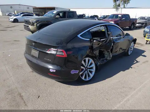5YJ3E1EB6JF082673 — 2018 Tesla Model 3 Long Range/Performance, фото 4 с аукциона IAAI 26.10.2026, правый бок