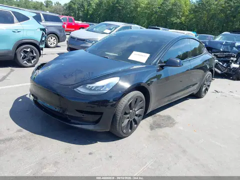 5YJ3E1EB2JF097011 — 2018 Tesla Model 3 Long Range/Performance, zdjęcie 2 z IAAI 22.10.2026, Prawy przód