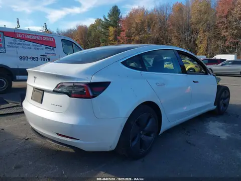 5YJ3E1EB0KF493469 — 2019 Tesla Model 3 Long Range/Performance, фото 4 з IAAI 29.10.2026, Передня частина