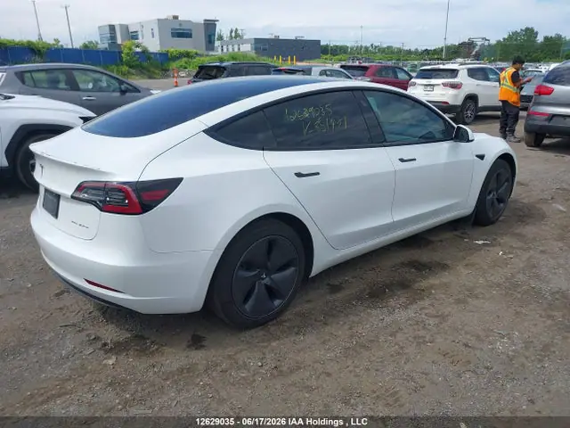 LRW3E1EB1PC851471 — 2023 Tesla Model 3 Long Range, фото 4 с аукциона IAAI 13.10.2026, Салон