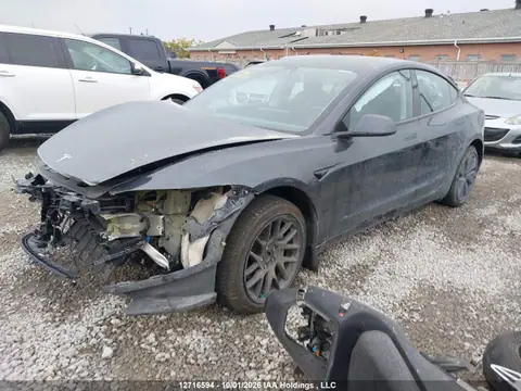 LRW3E7EB4RC087881 — 2024 Tesla Model 3 Long Range, foto 2 de IAAI 22.10.2026, Parte delantera