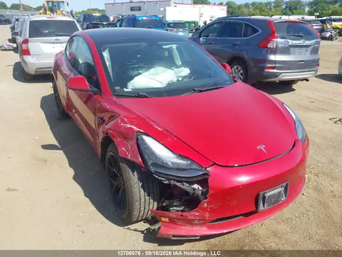 5YJ3E1EA7MF985085 — 2021 Tesla Model 3 Standard Range/Standard Range Plus, Przód (Front), zdjęć przed naprawą