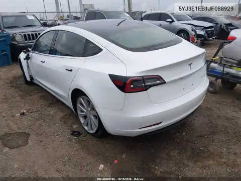 5YJ3E1EB1JF088929 — 2018 Tesla Model 3, zdjęcie 3 z IAAI, Lewy przód