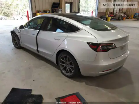 5YJ3E1EB0JF065089 — 2018 Tesla Model 3, photo 3 from IAAI, Left front