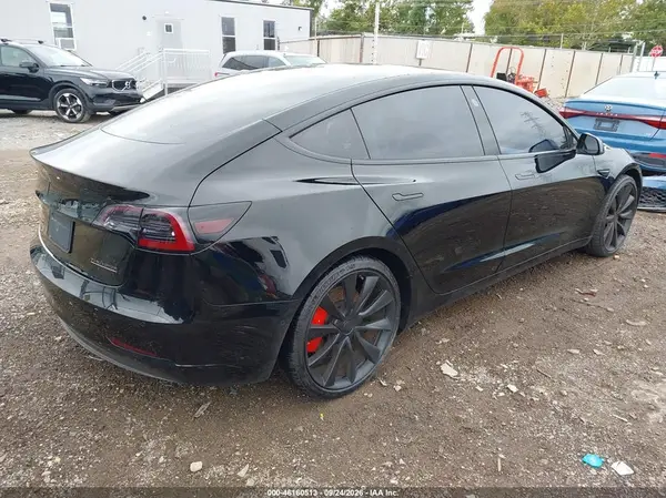 5YJ3E1EB4KF438832 — 2019 Tesla Model 3, photo 4 from IAAI, Left side