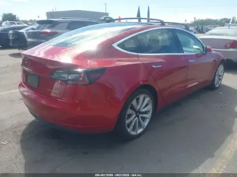 5YJ3E1EB9KF408614 — 2019 Tesla Model 3, zdjęcie 4 z IAAI, Lewy przód
