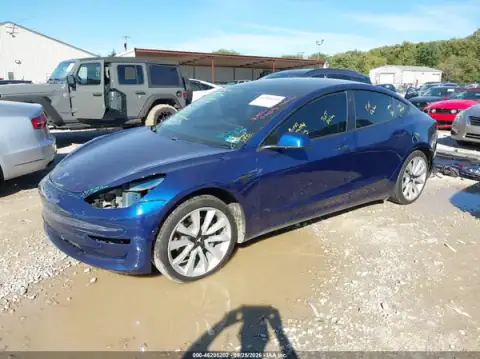 5YJ3E1EB9KF390003 — 2019 Tesla Model 3, zdjęcie 2 z IAAI, Przód i tył
