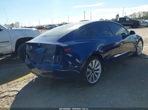 5YJ3E1EB9KF390003 — 2019 Tesla Model 3, zdjęcie 4 z IAAI, Przód i tył