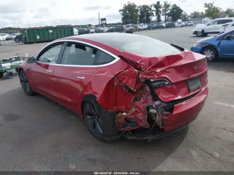 5YJ3E1EB5KF193927 — 2019 Tesla Model 3, photo 3 from IAAI, Rear end
