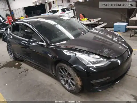 5YJ3E1EB5KF388376 — 2019 Tesla Model 3, Tył, zdjęć przed naprawą