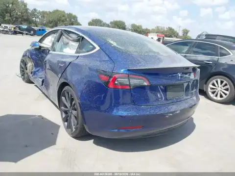 5YJ3E1EC8LF669419 — 2020 Tesla Model 3, photo 3 from IAAI, Left side