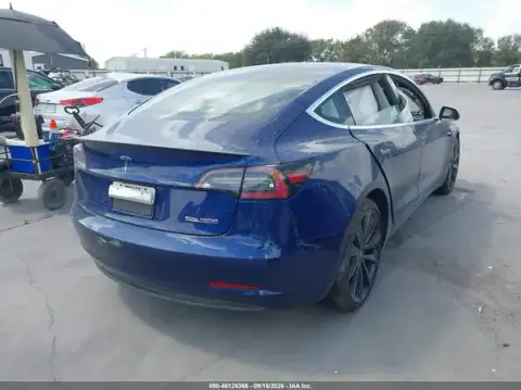 5YJ3E1EC8LF669419 — 2020 Tesla Model 3, photo 4 from IAAI, Left side