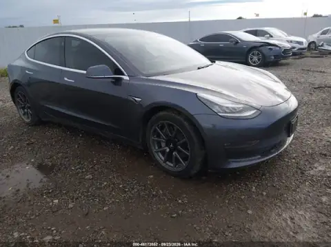 5YJ3E1EB7LF616217 — 2020 Tesla Model 3, Grad (Hail), zdjęć przed naprawą