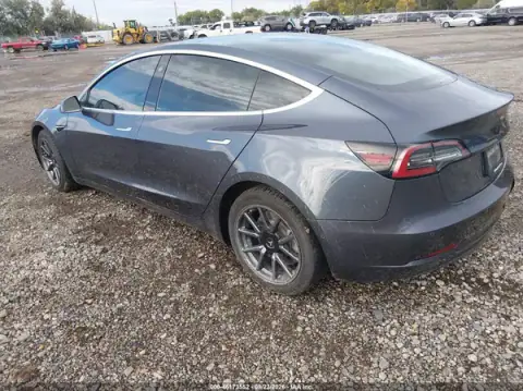 5YJ3E1EB7LF616217 — 2020 Tesla Model 3, zdjęcie 3 z IAAI, Grad