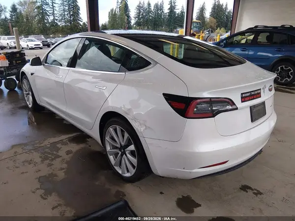 5YJ3E1EB4LF721426 — 2020 Tesla Model 3, photo 3 from IAAI, Left rear