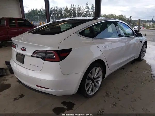 5YJ3E1EB4LF721426 — 2020 Tesla Model 3, photo 4 from IAAI, Left rear
