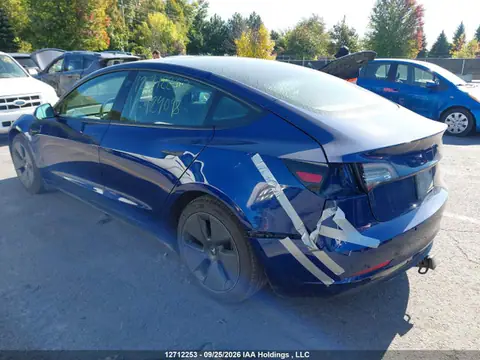5YJ3E1EB7MF924098 — 2021 Tesla Model 3, foto 3 de IAAI 23.10.2026, Parte trasera