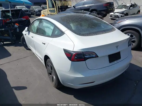 5YJ3E1EA7MF976919 — 2021 Tesla Model 3, photo 3 from IAAI, Front end