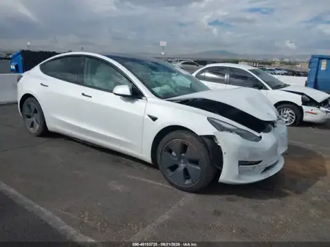 5YJ3E1EA3MF018411 — 2021 Tesla Model 3, Передня частина (Front End), фото до ремонту
