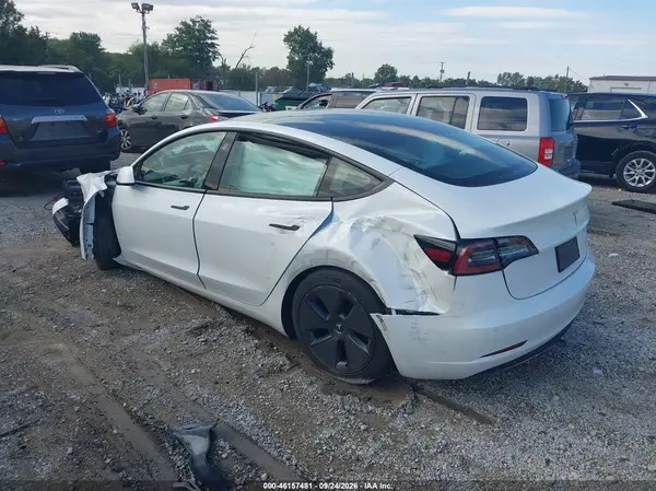 5YJ3E1EB6MF048463 — 2021 Tesla Model 3, фото 3 с аукциона IAAI, Передняя часть