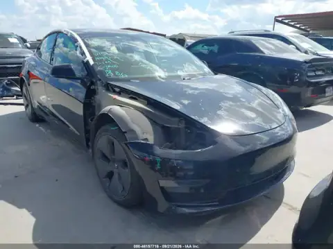 5YJ3E1EA6MF919451 — 2021 Tesla Model 3, Передня частина справа (Right Front), фото до ремонту
