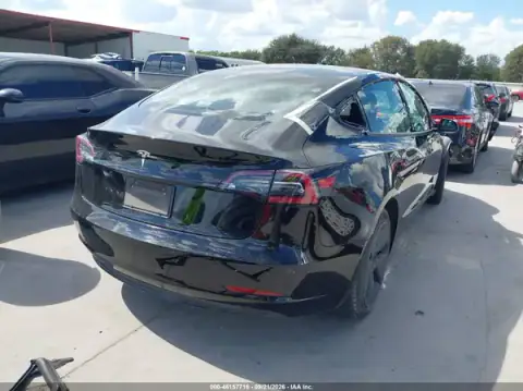 5YJ3E1EA6MF919451 — 2021 Tesla Model 3, photo 4 from IAAI, Right front