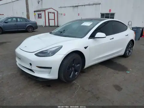 5YJ3E1EB7MF090222 — 2021 Tesla Model 3, photo 2 from IAAI, Right side