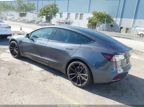 5YJ3E1EB6MF847904 — 2021 Tesla Model 3, photo 3 from IAAI, Right rear