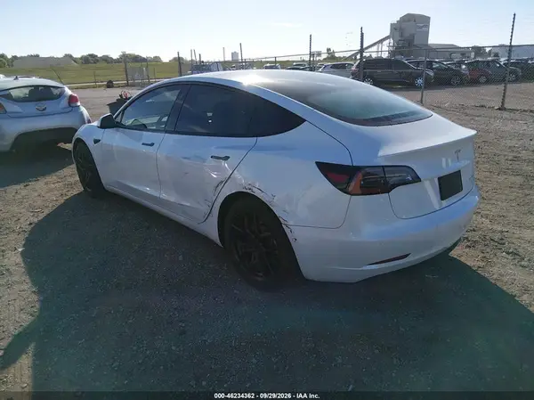 5YJ3E1EBXMF033478 — 2021 Tesla Model 3, фото 3 с аукциона IAAI, Задняя часть слева