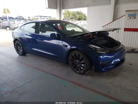 5YJ3E1EC0MF024300 — 2021 Tesla Model 3, Передня й задня частини, фото до ремонту