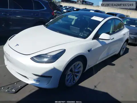 5YJ3E1EA2MF937249 — 2021 Tesla Model 3, zdjęcie 2 z IAAI, Prawy przód
