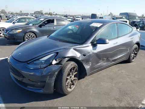 5YJ3E1EA0MF074743 — 2021 Tesla Model 3, photo 2 from IAAI, Left front