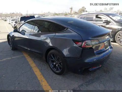 5YJ3E1EBXMF070899 — 2021 Tesla Model 3, фото 3 с аукциона IAAI, ЗАДНЯЯ ЧАСТЬ