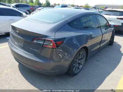 5YJ3E1EB3NF109091 — 2022 Tesla Model 3, фото 4 з IAAI 24.09.2026, Передня частина