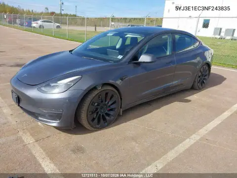 5YJ3E1EC3NF243835 — 2022 Tesla Model 3, photo 2 from IAAI 20.10.2026, Rear end