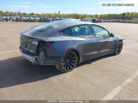 5YJ3E1EC3NF243835 — 2022 Tesla Model 3, photo 4 from IAAI 20.10.2026, Rear end