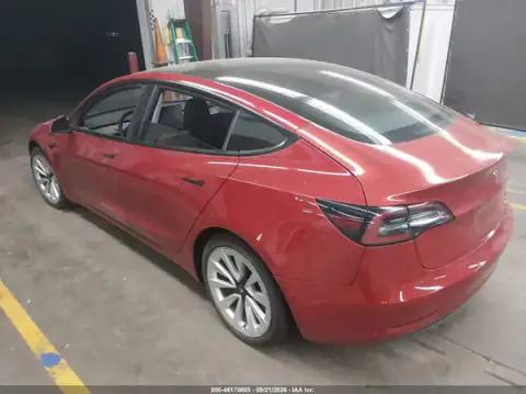 5YJ3E1EB8NF201863 — 2022 Tesla Model 3, foto 3 de IAAI, Lado derecho