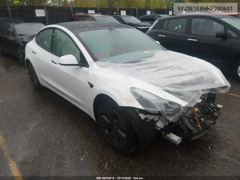 5YJ3E1EB6NF200601 — 2022 Tesla Model 3, Передня частина, фото до ремонту