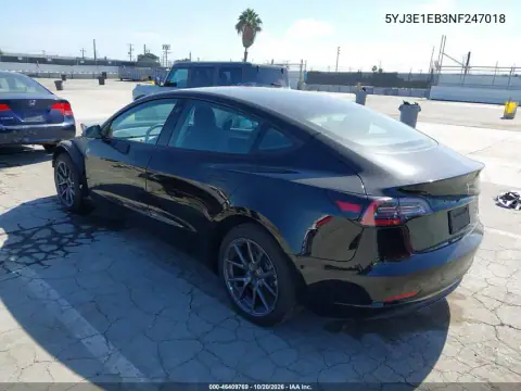 5YJ3E1EB3NF247018 — 2022 Tesla Model 3, zdjęcie 3 z IAAI, Przód