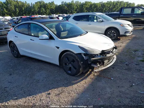 LRW3E1FA9PC876060 — 2023 Tesla Model 3, Parte delantera (Front), fotos antes de reparar