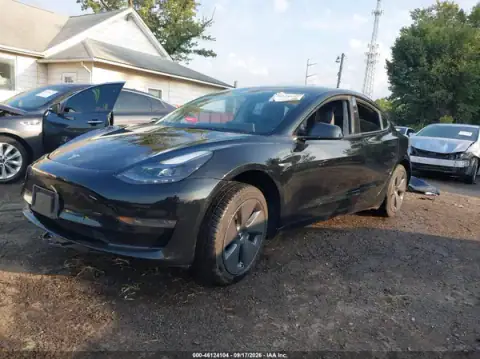 5YJ3E1EB8PF631945 — 2023 Tesla Model 3, photo 2 from IAAI 21.10.2026, Right side