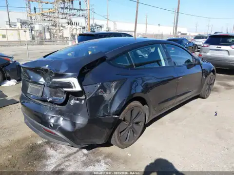 5YJ3E1EB6RF814716 — 2024 Tesla Model 3, zdjęcie 4 z IAAI, Przód i tył