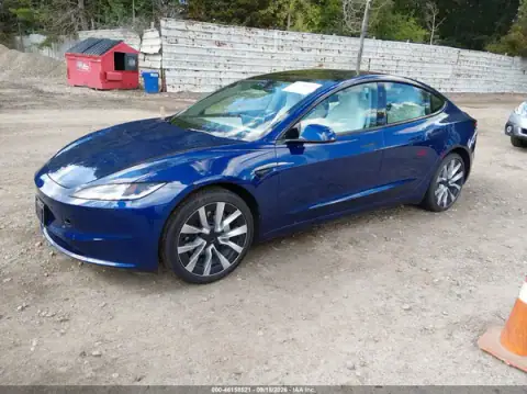 5YJ3E1EB1RF822643 — 2024 Tesla Model 3, ფოტო 2, IAAI, მარჯვენა მხარე