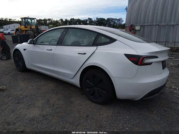 5YJ3E1EB5RF844547 — 2024 Tesla Model 3, photo 3 from IAAI, Flood